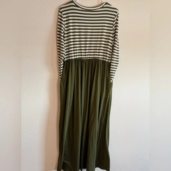 Chic Forest Stripes & Olive Sway – Vidarton XL Midi Dress w/ Pockets 🌿Preloved - Picture 5 of 12